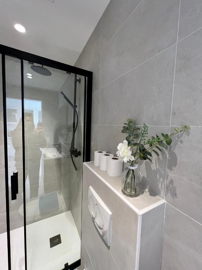 Amazing New Property In The Heart Of The Old Town Of 앙티브 외부 사진