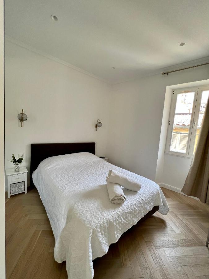 Amazing New Property In The Heart Of The Old Town Of 앙티브 외부 사진